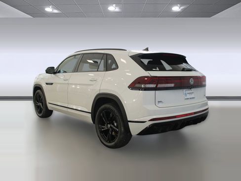 New 2026 Volkswagen Atlas Cross Sport SEL R-Line image 3