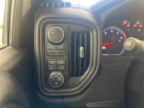 Used 2025 Chevrolet Silverado 2500 Custom w/ Custom Value Package image 22