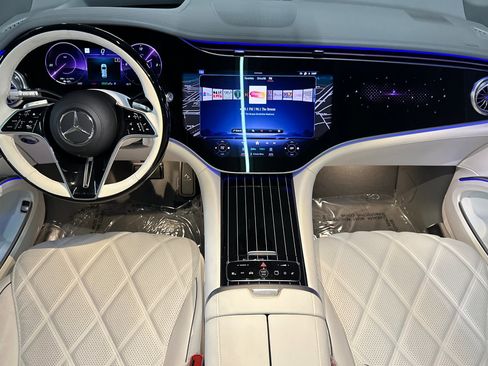 New 2025 Mercedes-Benz Maybach EQS 680 4MATIC image 14