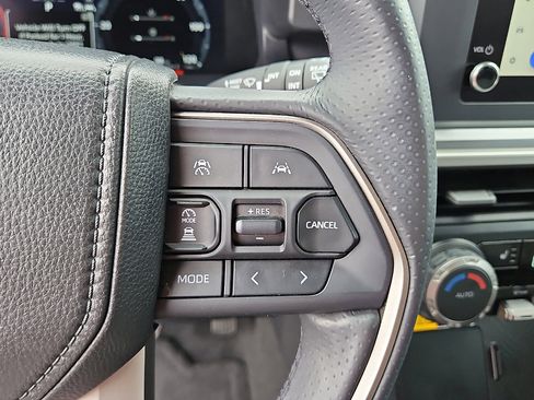 Certified 2025 Toyota 4Runner 4WD image 18