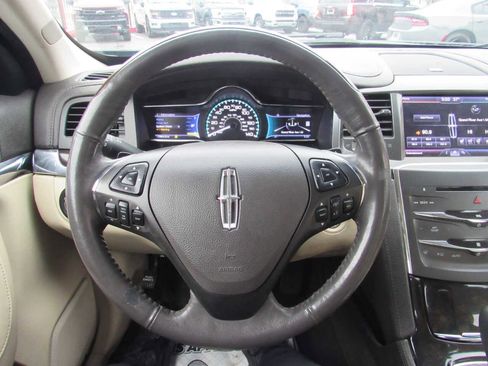 Used 2013 Lincoln MKS AWD image 11