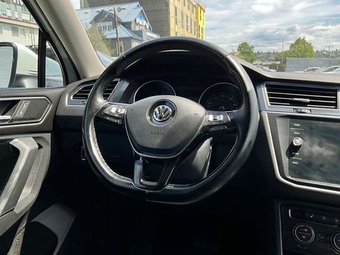 Used 2018 Volkswagen Tiguan SE AWD/4WD image 20