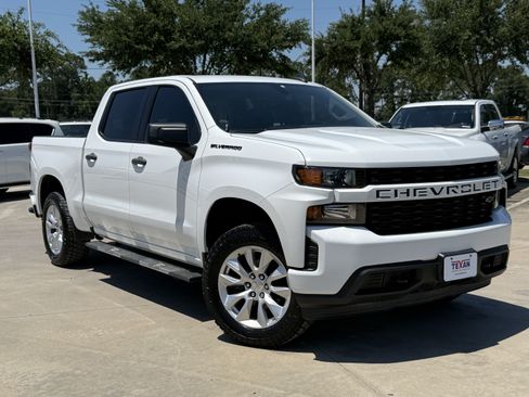 Used 2022 Chevrolet Silverado 1500 Custom RWD image 2