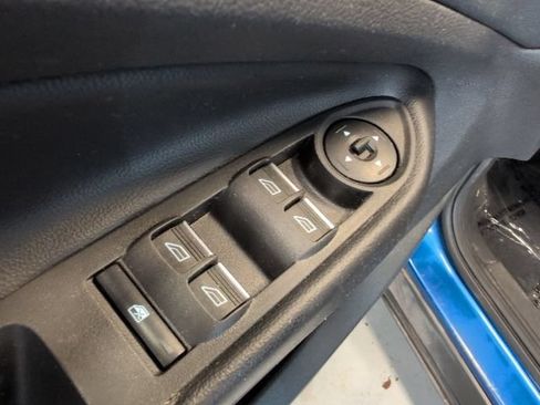 Used 2017 Ford Escape Titanium AWD/4WD image 14