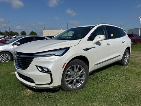 Used 2023 Buick Enclave Essence w/ Experience Buick Package FWD image 1