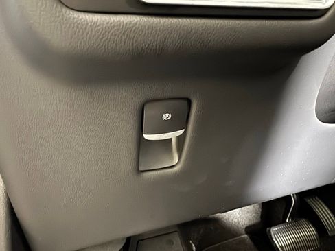 New 2025 Lincoln Nautilus Premier w/ Equipment Group 102A image 38