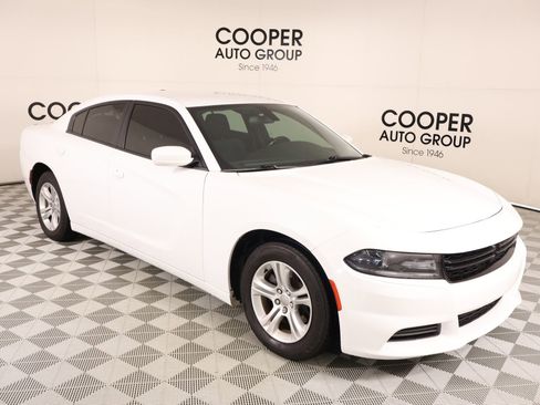 Used 2020 Dodge Charger SXT RWD image 1