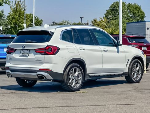 Used 2024 BMW X3 xDrive30i AWD/4WD image 3