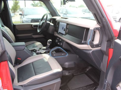 Used 2023 Ford Bronco Wildtrak AWD/4WD image 12
