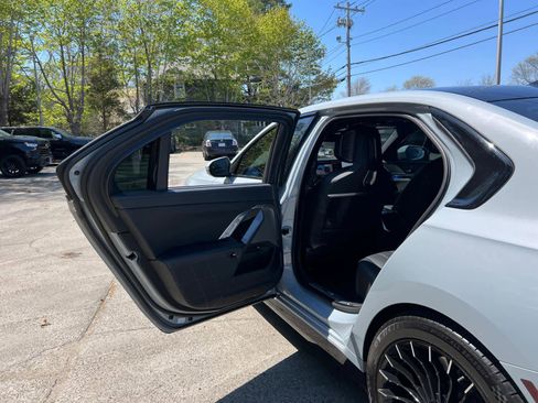 Used 2023 BMW 760i xDrive AWD/4WD image 34