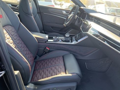 New 2025 Audi RS 6 performance image 9