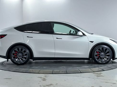 Used 2023 Tesla Model Y Performance AWD/4WD image 8