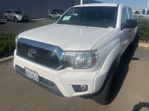 Used 2014 Toyota Tacoma 4x4 Double Cab w/ SR5 Package image 2