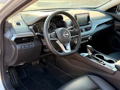 Used 2025 Nissan Altima 2.5 SR AWD/4WD image 13