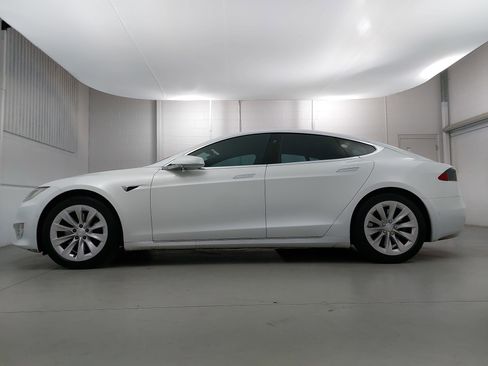 Used 2017 Tesla Model S image 2