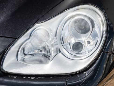 Used 2006 Porsche Cayenne Turbo S AWD/4WD image 42