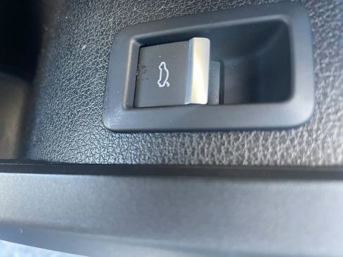 Used 2021 Audi Q5 2.0T Premium Plus w/ Premium Plus Package AWD/4WD image 12