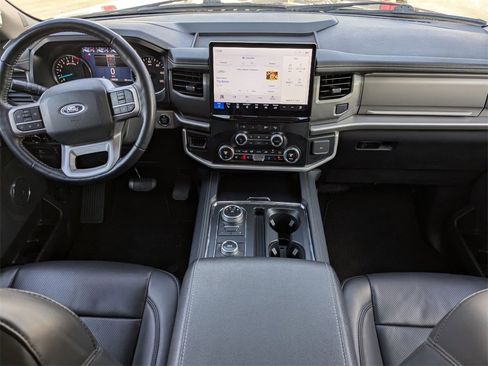 Used 2024 Ford Expedition Max XLT image 34