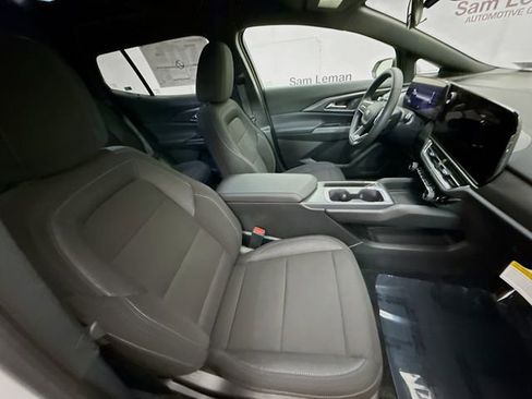 New 2026 Chevrolet Equinox EV LT image 29