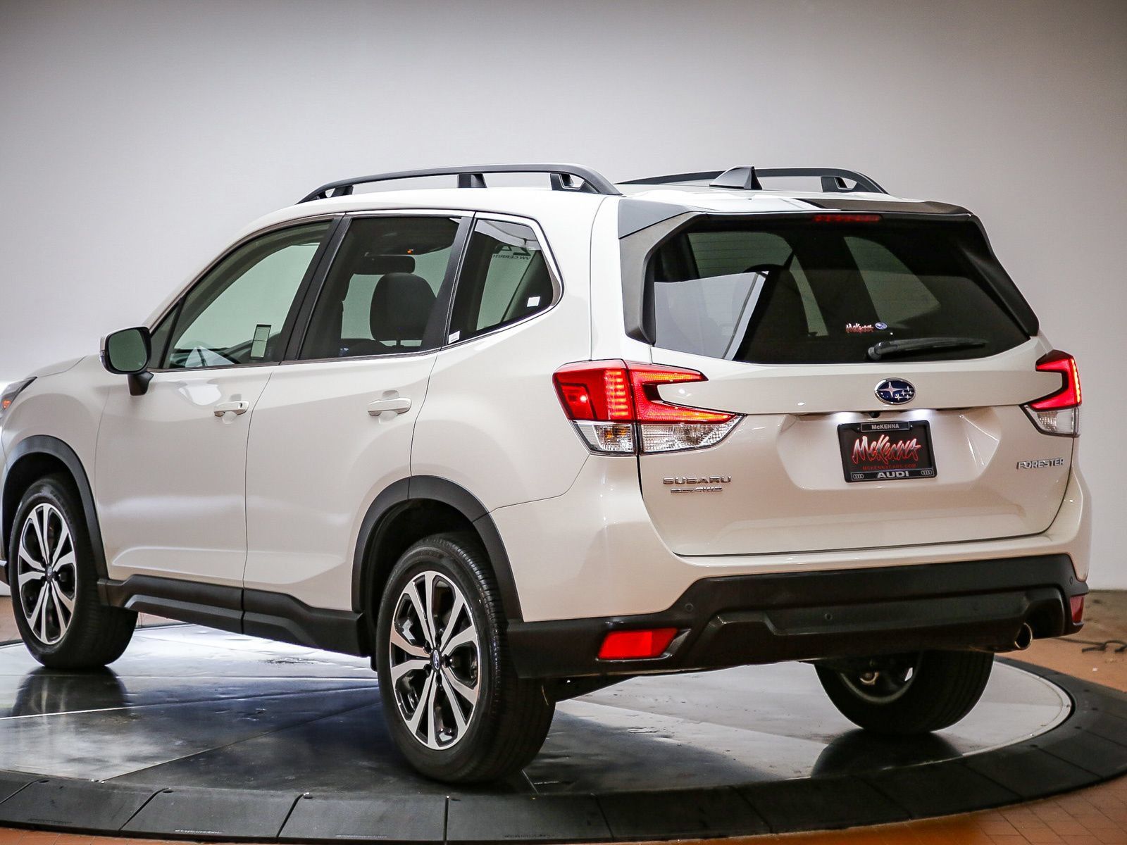 Used 2024 Subaru Forester Limited AWD/4WD image 2