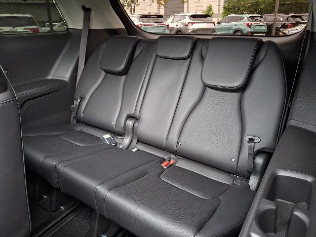 Certified 2025 Kia Carnival SX w/ SX Dark Edition Package FWD image 10