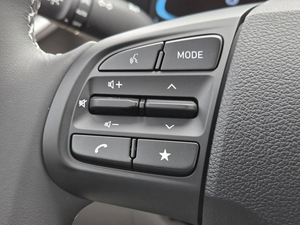 New 2026 Hyundai Venue SEL FWD image 15