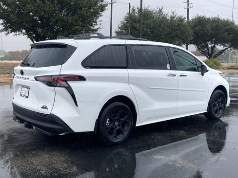 New 2026 Toyota Sienna XLE Woodland Edition AWD/4WD image 5