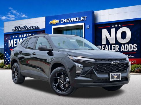 New 2026 Chevrolet Trax LT w/ Driver Confidence Package FWD image 1