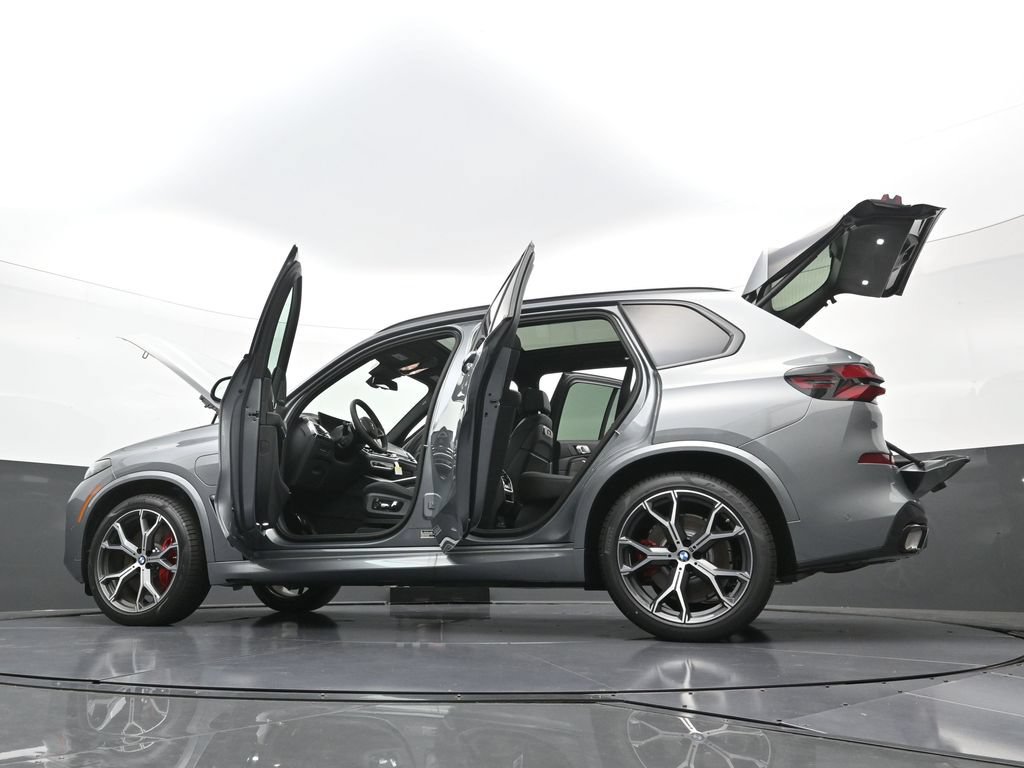 New 2026 BMW X5 xDrive50e w/ M Sport Package AWD/4WD image 42