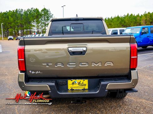 Used 2025 Toyota Tacoma Limited image 7
