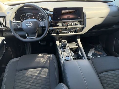 New 2026 Nissan Pathfinder SV image 12