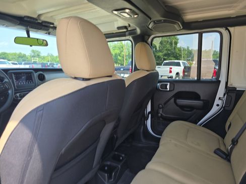 Used 2022 Jeep Wrangler Unlimited Sport AWD/4WD image 10