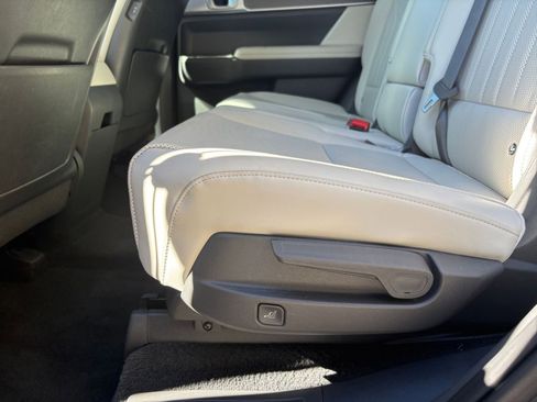 Used 2025 Hyundai Santa Fe SEL image 25