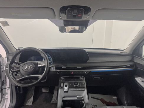 Used 2025 Hyundai Palisade Limited FWD image 2