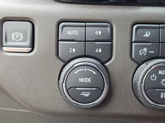 Used 2023 Chevrolet Silverado 1500 LTZ w/ Technology Package AWD/4WD image 32