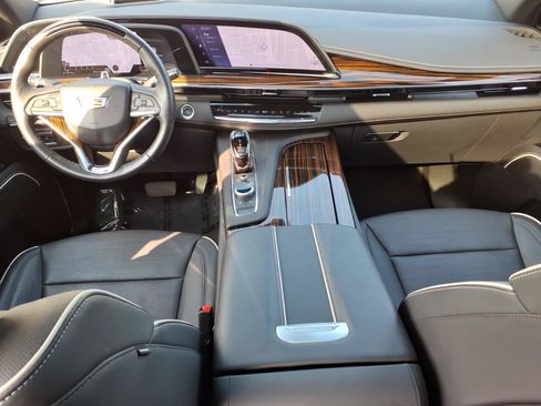 Certified 2024 Cadillac Escalade Premium Luxury w/ Performance Package AWD/4WD image 17