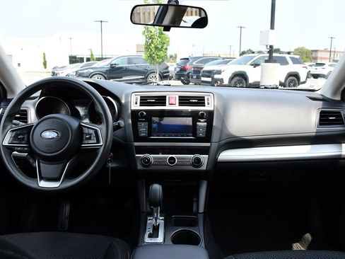 Used 2018 Subaru Outback 2.5i AWD/4WD image 17