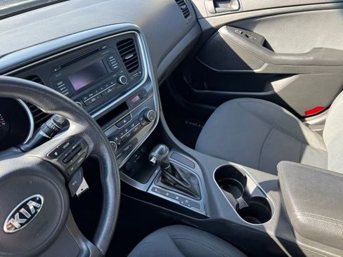 Used 2015 Kia Optima LX image 2