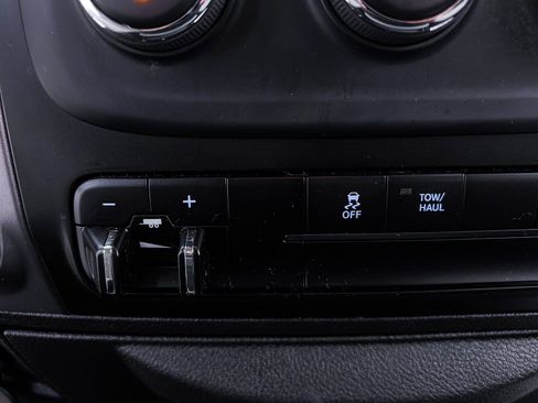 Used 2023 RAM 1500 Classic SLT image 23