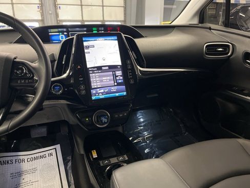 Used 2020 Toyota Prius Prime XLE image 21
