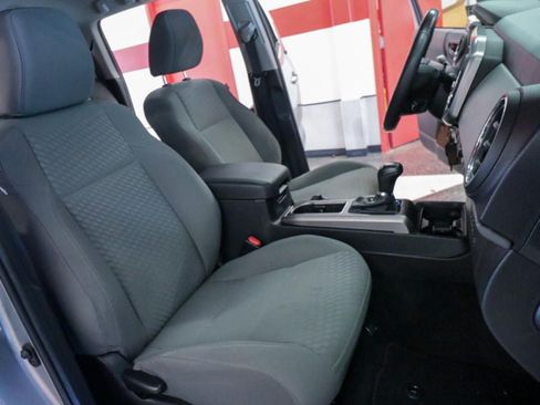 Used 2022 Toyota Tacoma SR5 RWD image 20