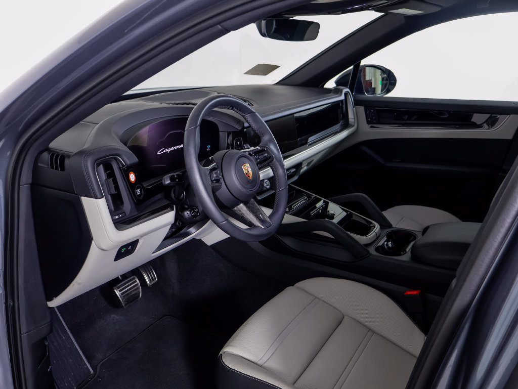 Certified 2026 Porsche Cayenne S AWD/4WD image 4