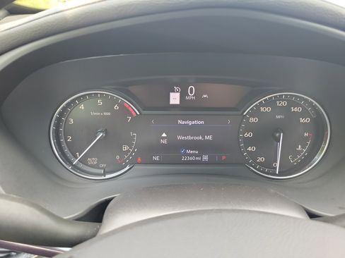 Used 2022 Cadillac XT4 Luxury w/ Cold Weather Package AWD/4WD image 22