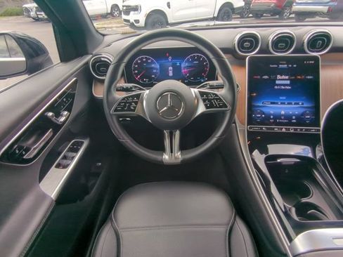 Used 2025 Mercedes-Benz GLC 300 image 18