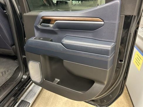 Used 2024 Chevrolet Silverado 1500 High Country w/ Technology Package image 25