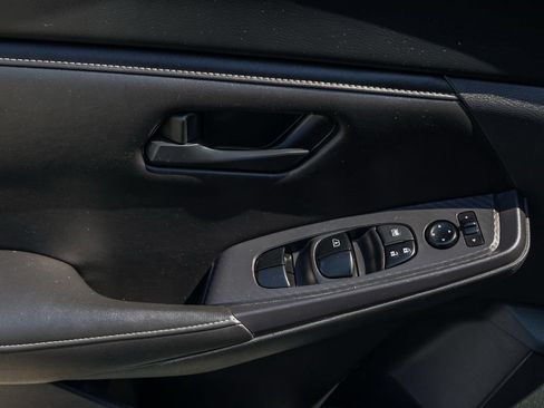 Used 2024 Nissan Sentra S FWD image 23