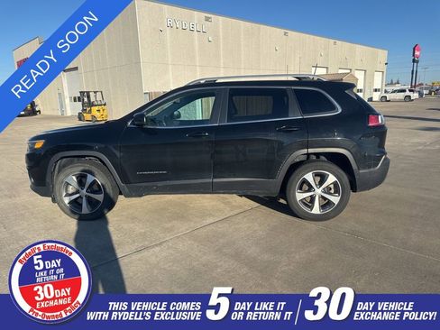 Used 2020 Jeep Cherokee Limited image 3