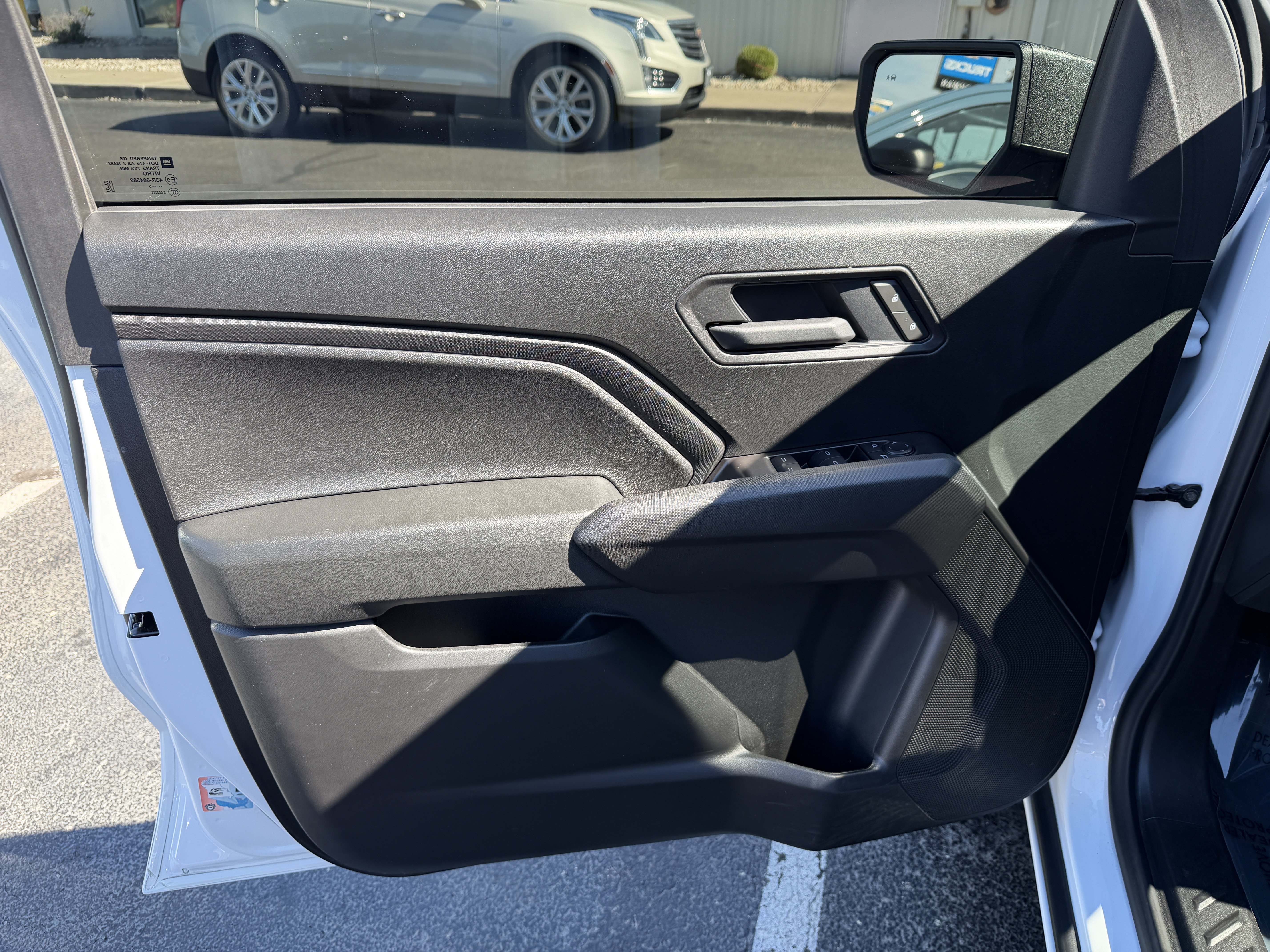 Used 2025 Chevrolet Colorado W/T AWD/4WD image 9