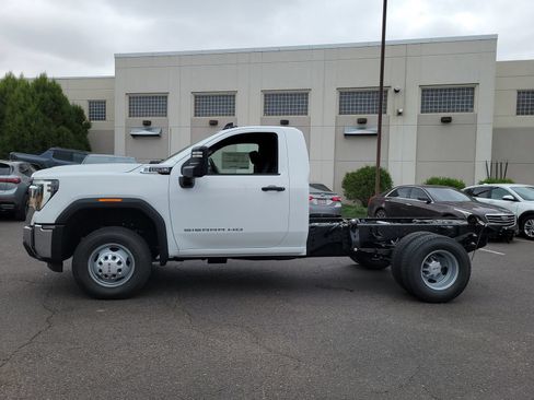 New 2026 GMC Sierra 3500 Pro AWD/4WD image 6