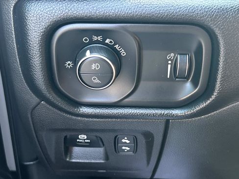 Used 2021 RAM 1500 Big Horn RWD image 39